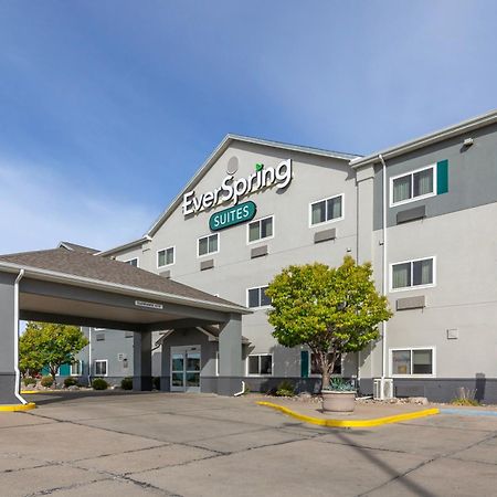 Everspring Suites Bismarck Bagian luar foto