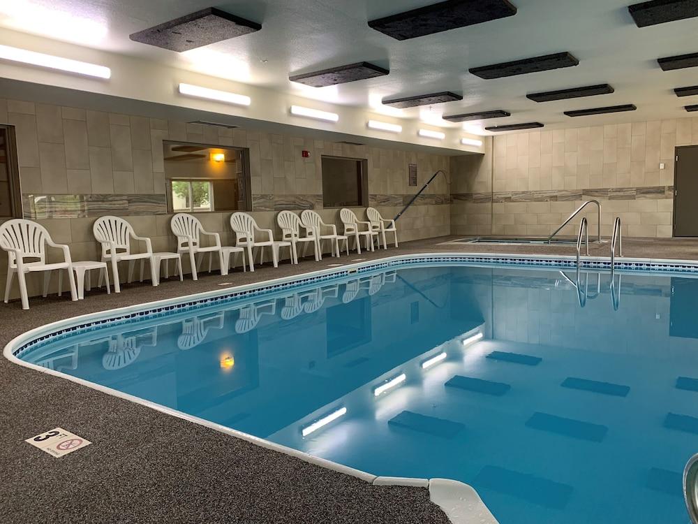 Everspring Suites Bismarck Bagian luar foto