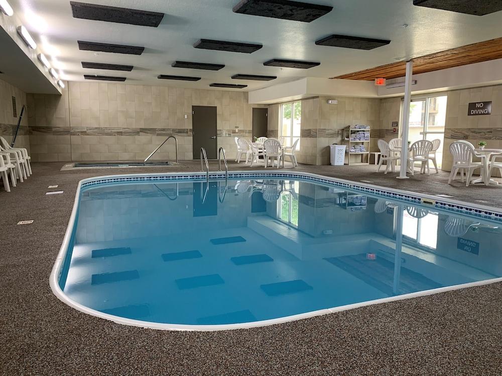 Everspring Suites Bismarck Bagian luar foto