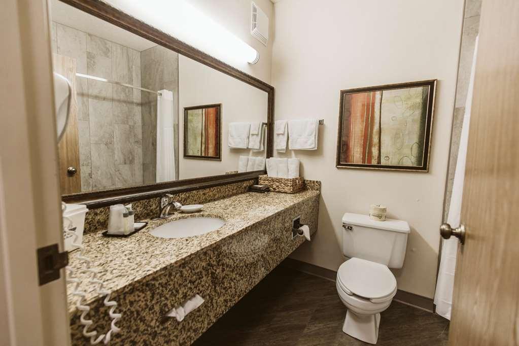 Everspring Suites Bismarck Bagian luar foto