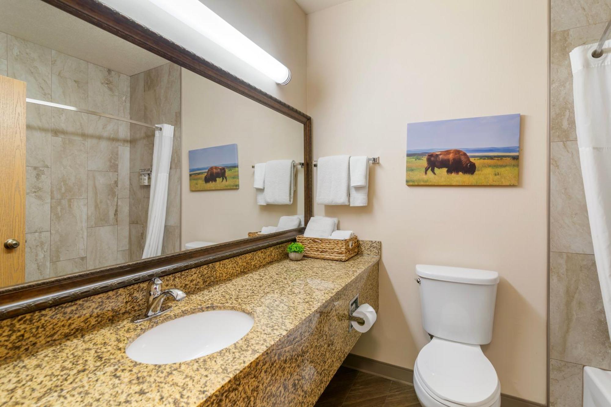 Everspring Suites Bismarck Bagian luar foto