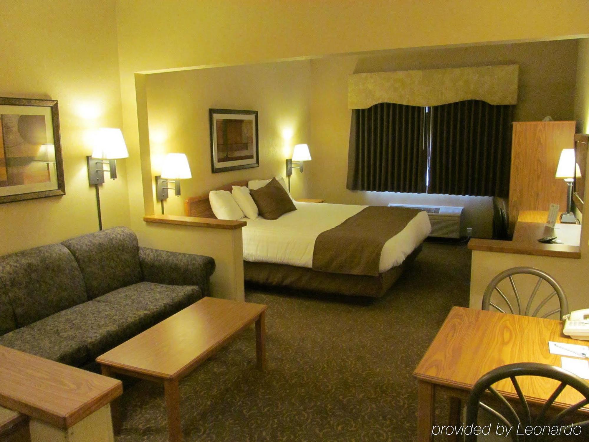 Everspring Suites Bismarck Bagian luar foto