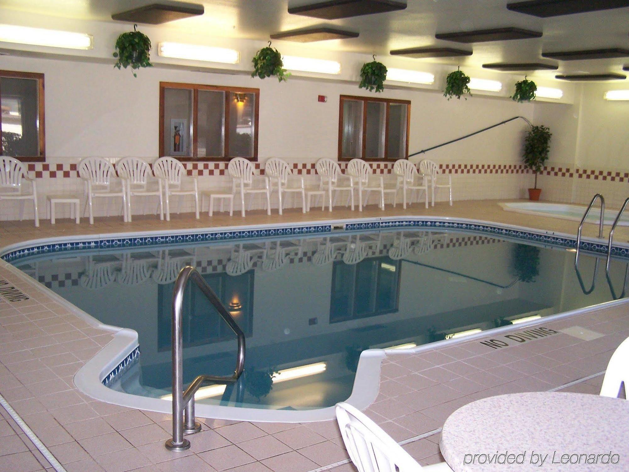 Everspring Suites Bismarck Bagian luar foto