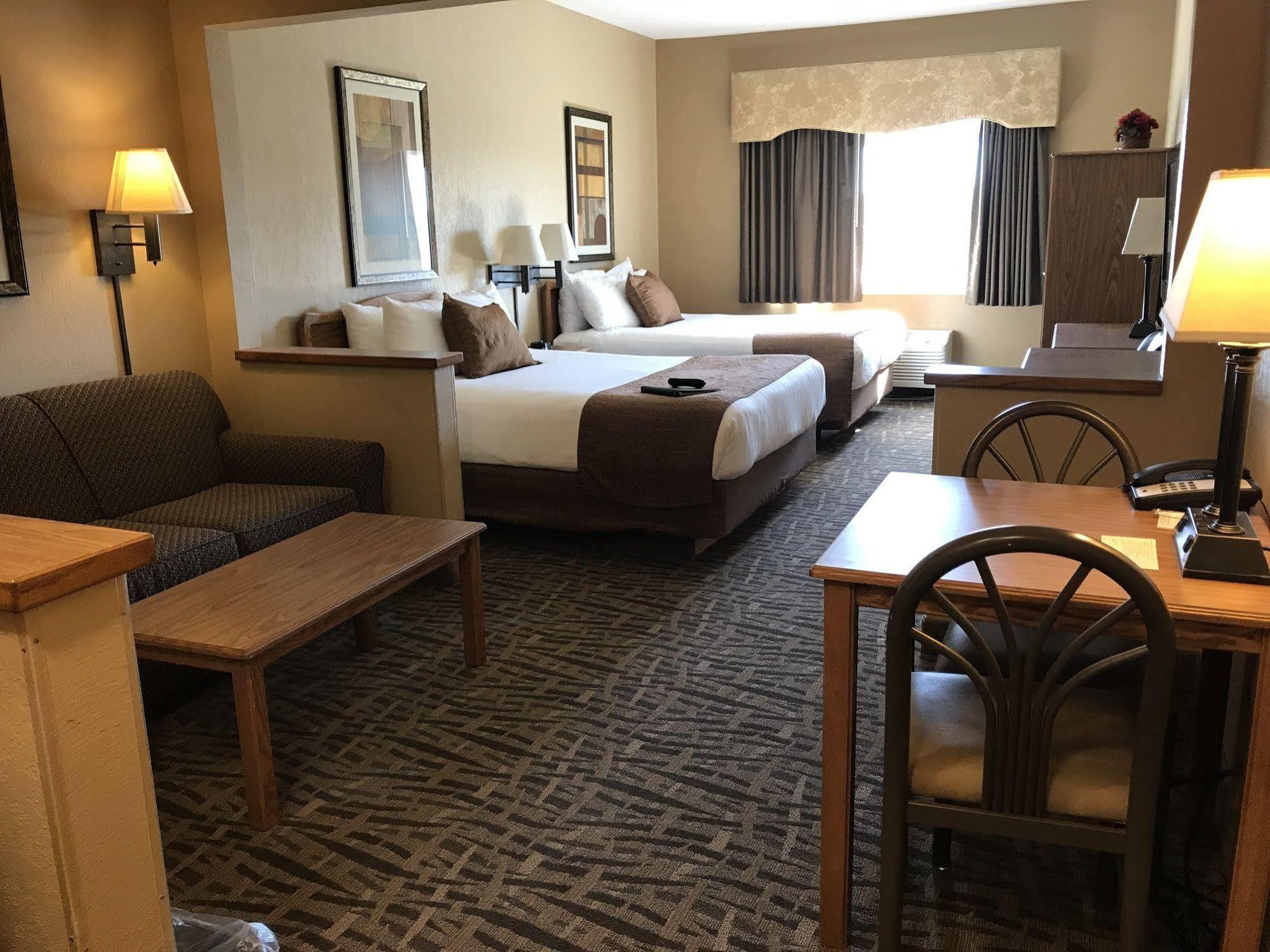 Everspring Suites Bismarck Bagian luar foto